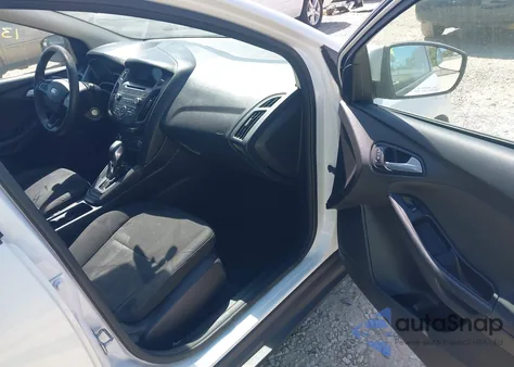 2015 Ford Focus Se z USA, uszkodzony, nr VIN 1FADP3K22FL306983